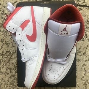 * SOLD * Brand New / Never Worn Air Jordan 1 Mid SE. Mens size 11. Dune Red